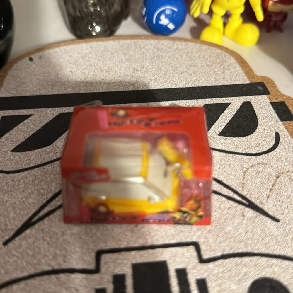 Mini Bratz Tokyo a Go-Go Rc cruiser - Picture 3 of 3